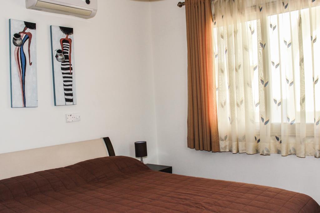 King'S Gardens Apartment Пафос Екстериор снимка