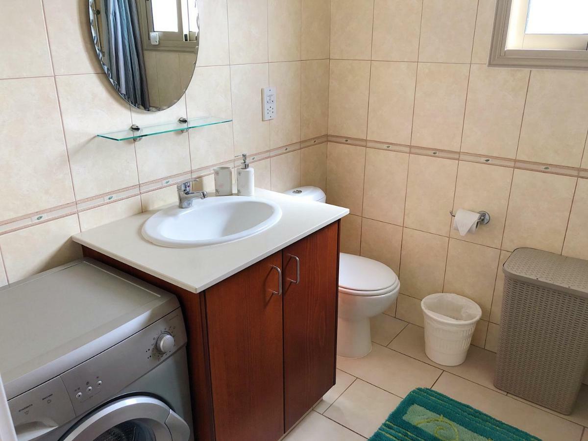 King'S Gardens Apartment Пафос Екстериор снимка