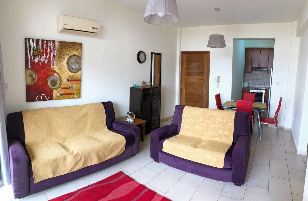 King'S Gardens Apartment Пафос Екстериор снимка